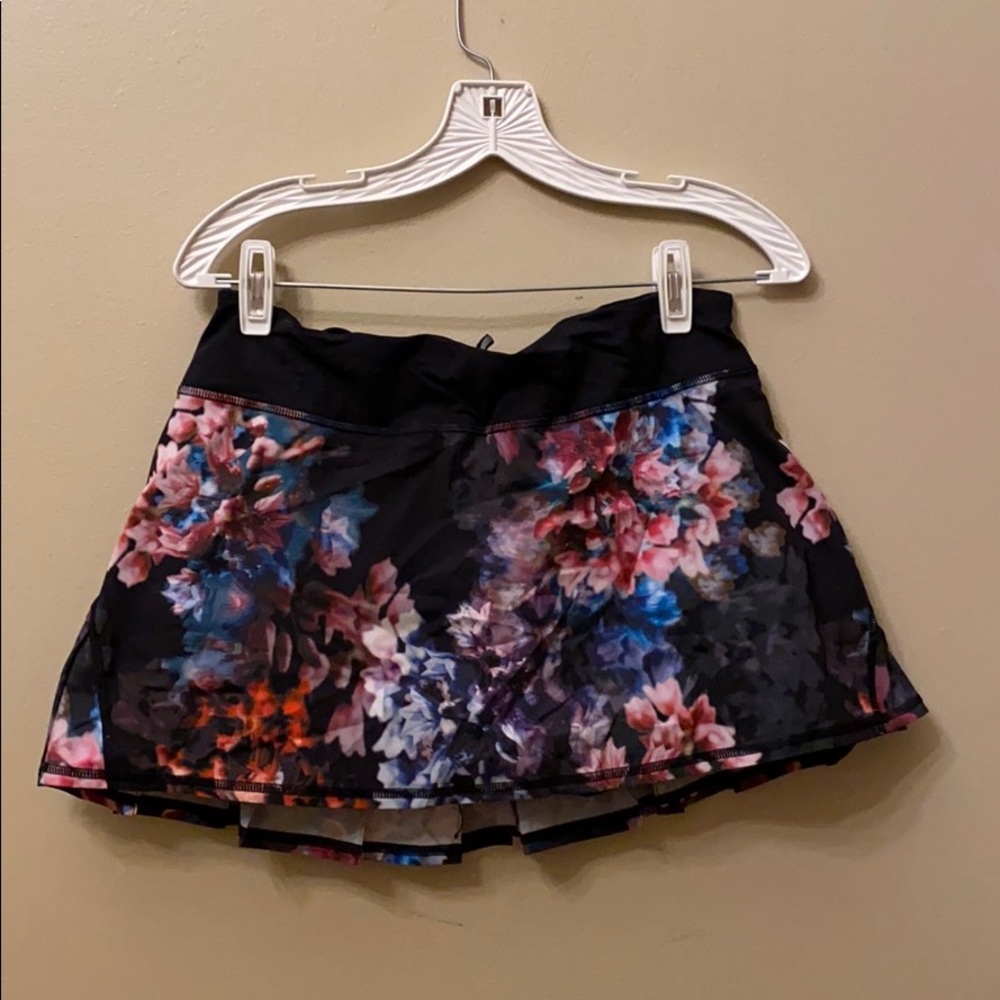 Lulu Lemon running or active skort